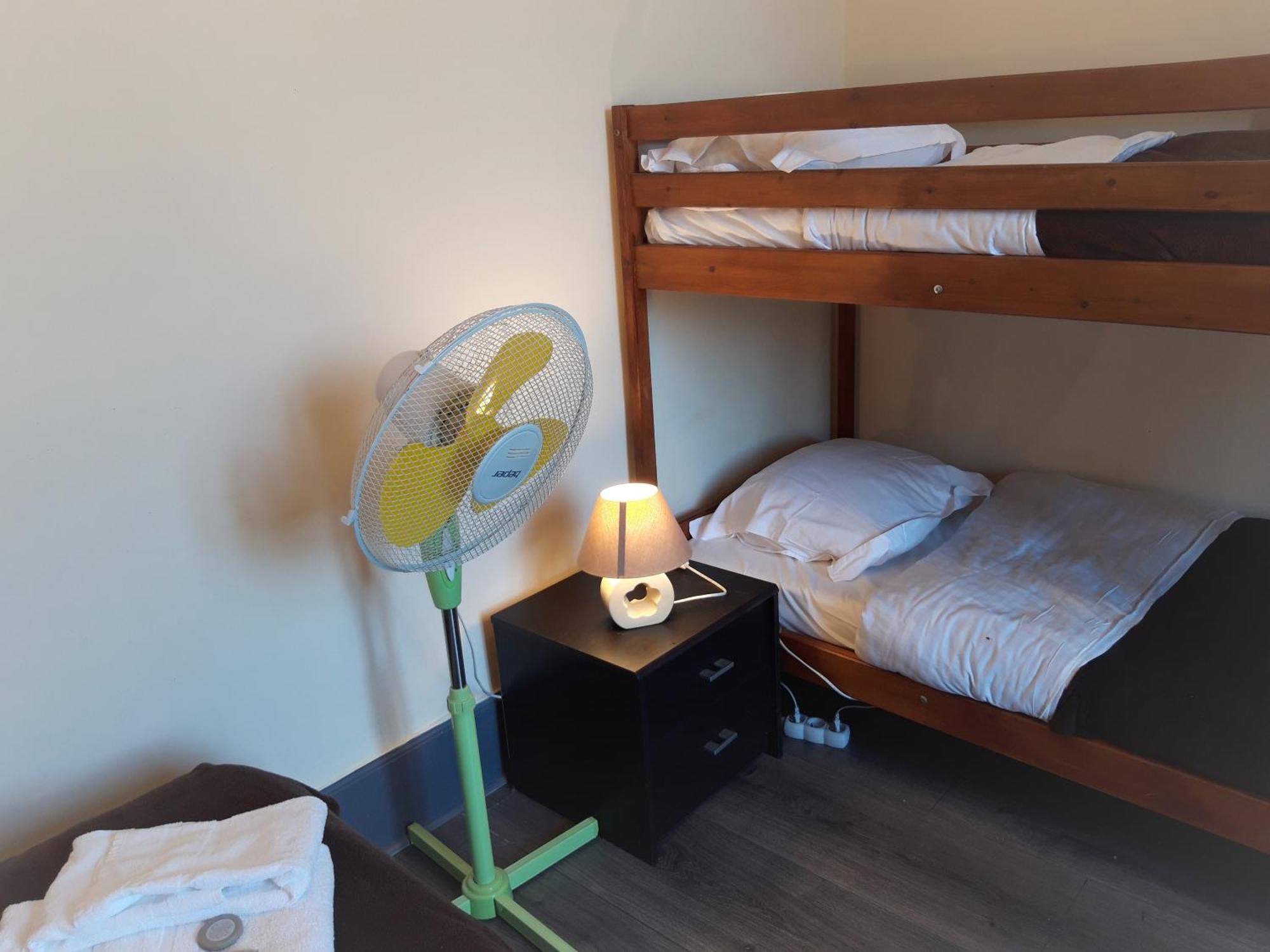 Les Buissonnets Apartman Saint-Honoré Szoba fotó